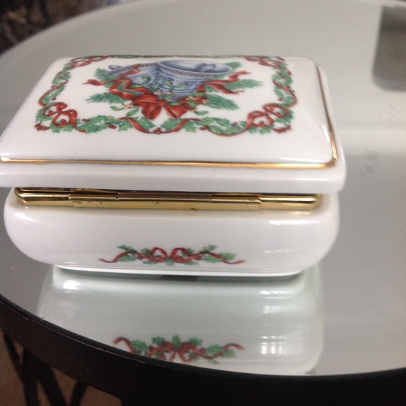 Heritage house music porcelain trinket box - Picture 3 of 5